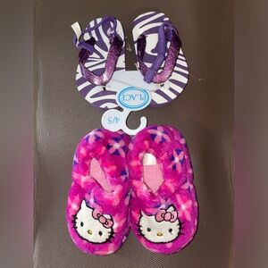 Girl Hello Kitty slippers size 5-6 
NWT children place sandles 4-5